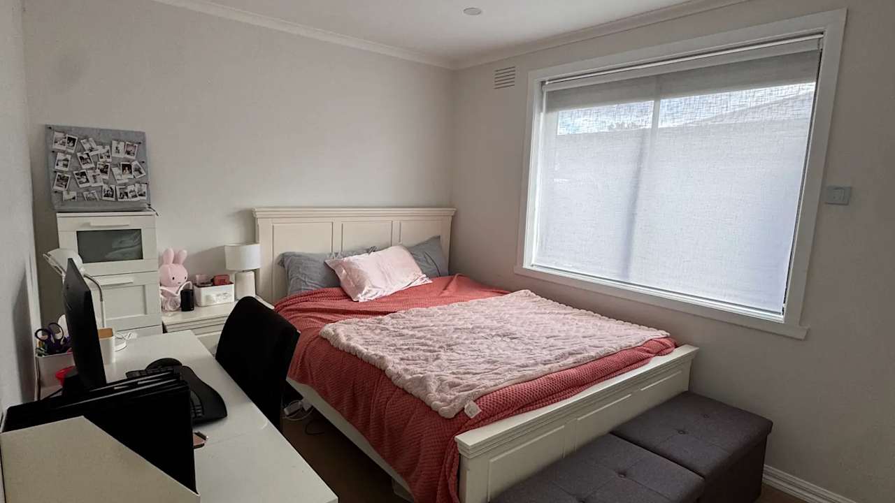 Room in a share house