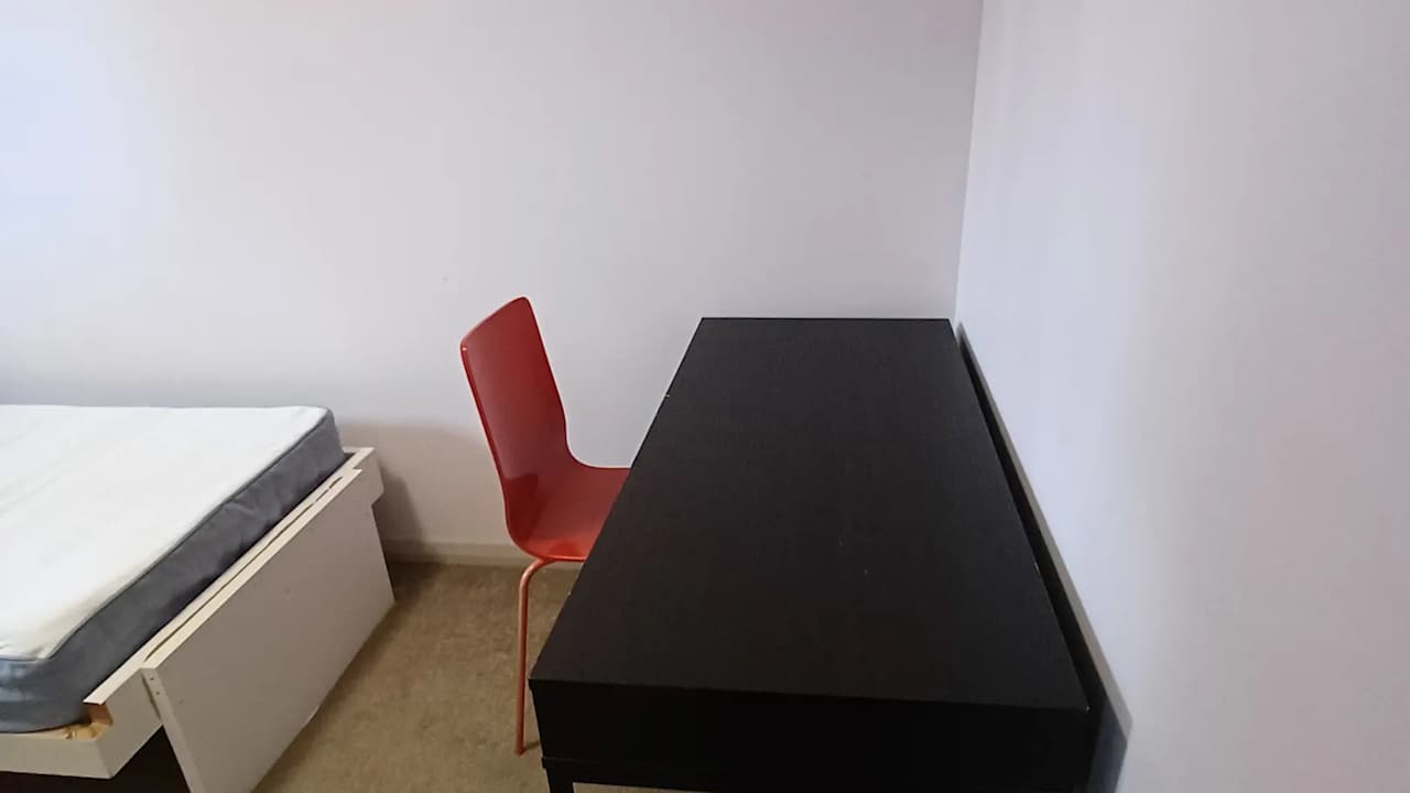 Furnished room in a share house