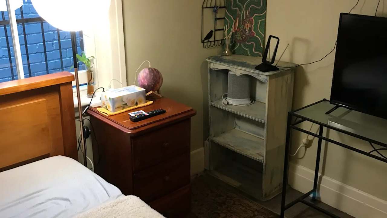 Furnished room in a flatshare