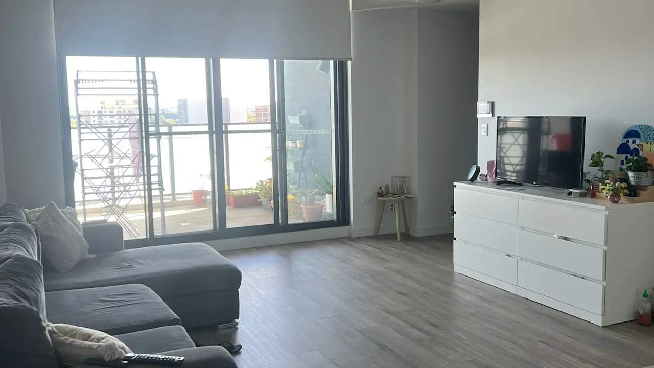 Unfurnished room in a flatshare