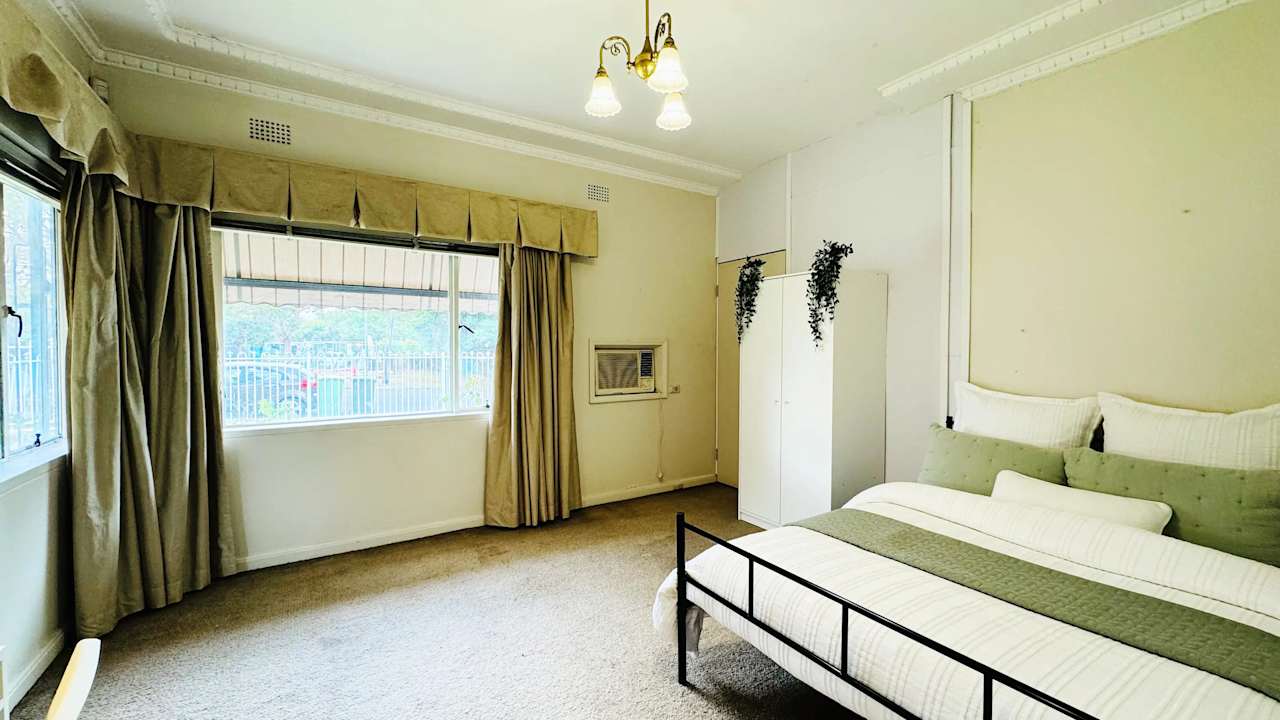 Furnished room in a share house