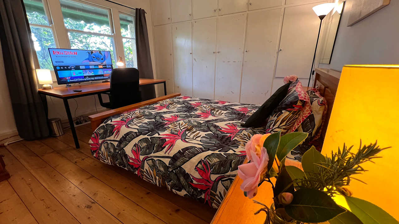 Furnished room in a share house