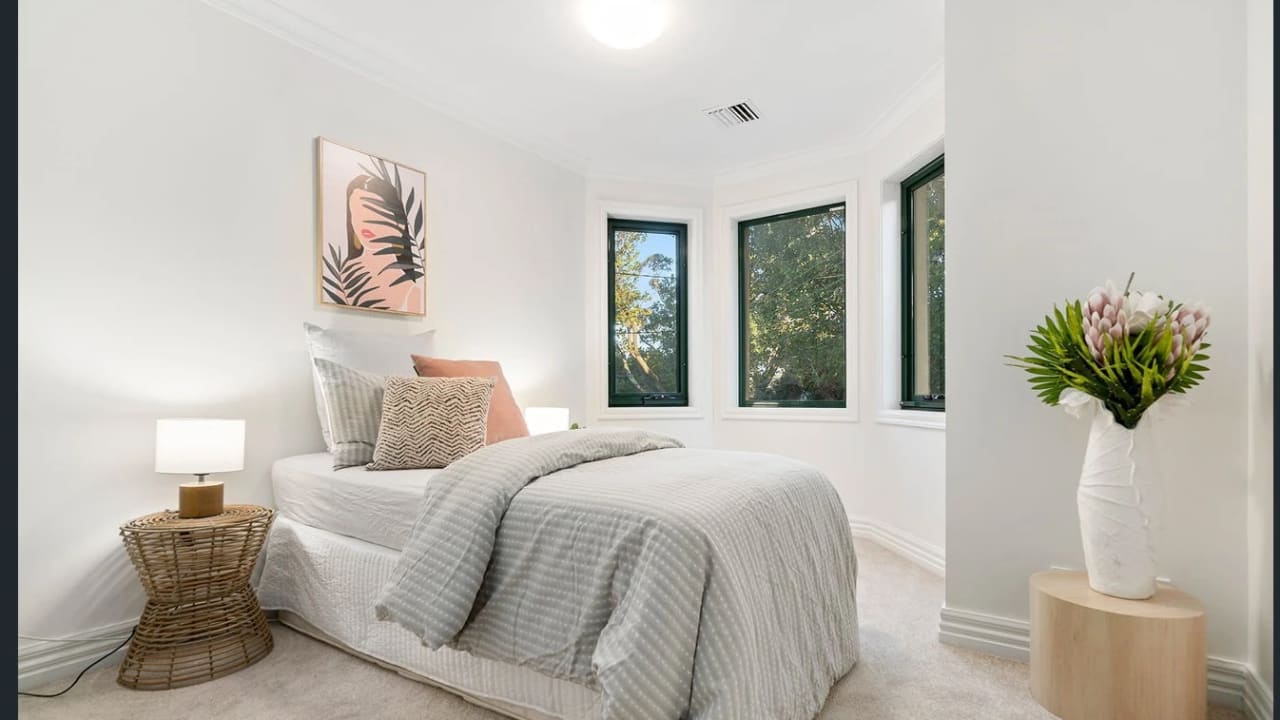 Furnished room in a share house