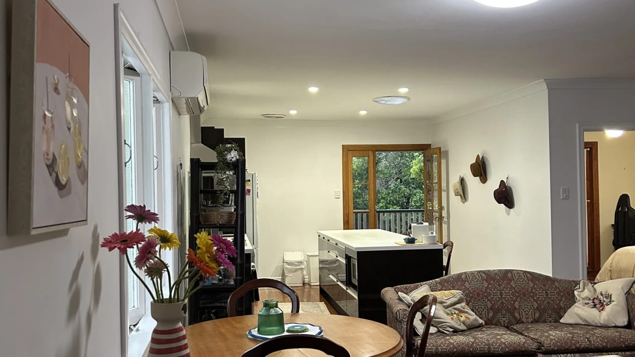 Room in a share house