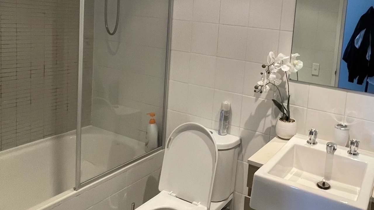 Furnished room with own bathroom