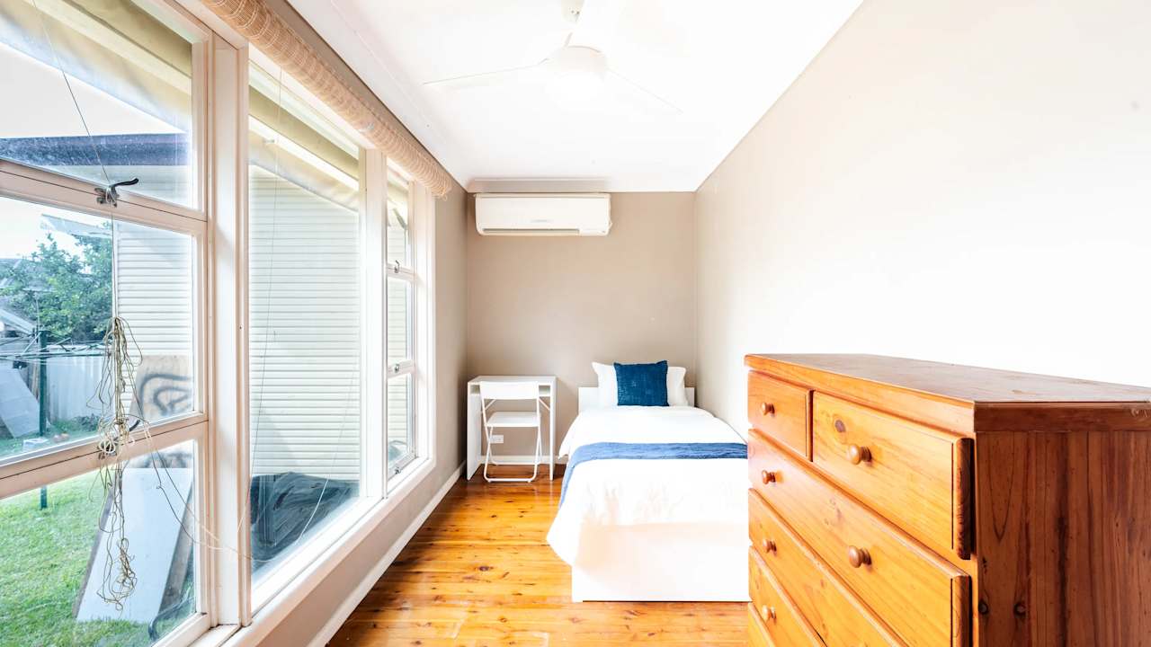 Furnished room in a share house