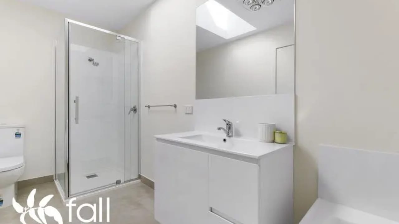 Unfurnished room with own bathroom