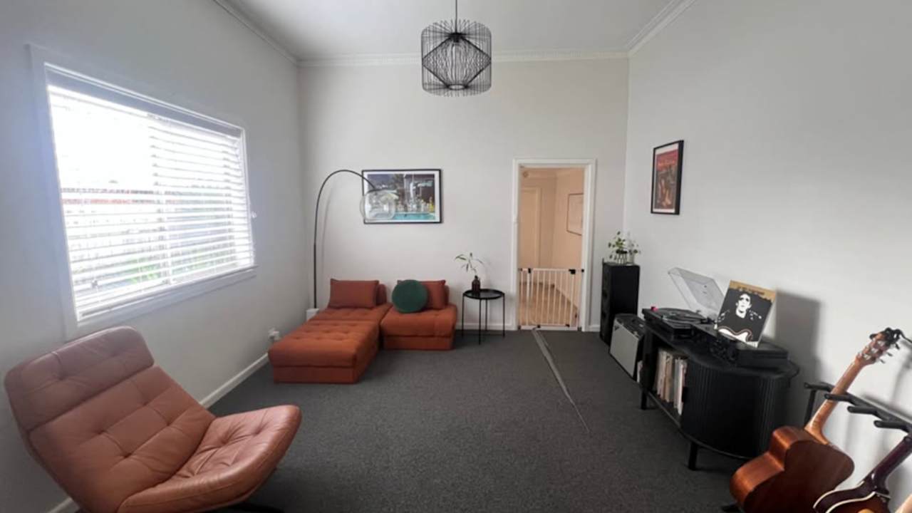 Whole property with 2 rooms for rent