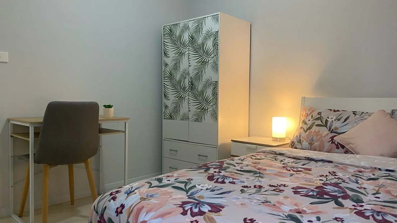 Furnished room in a share house