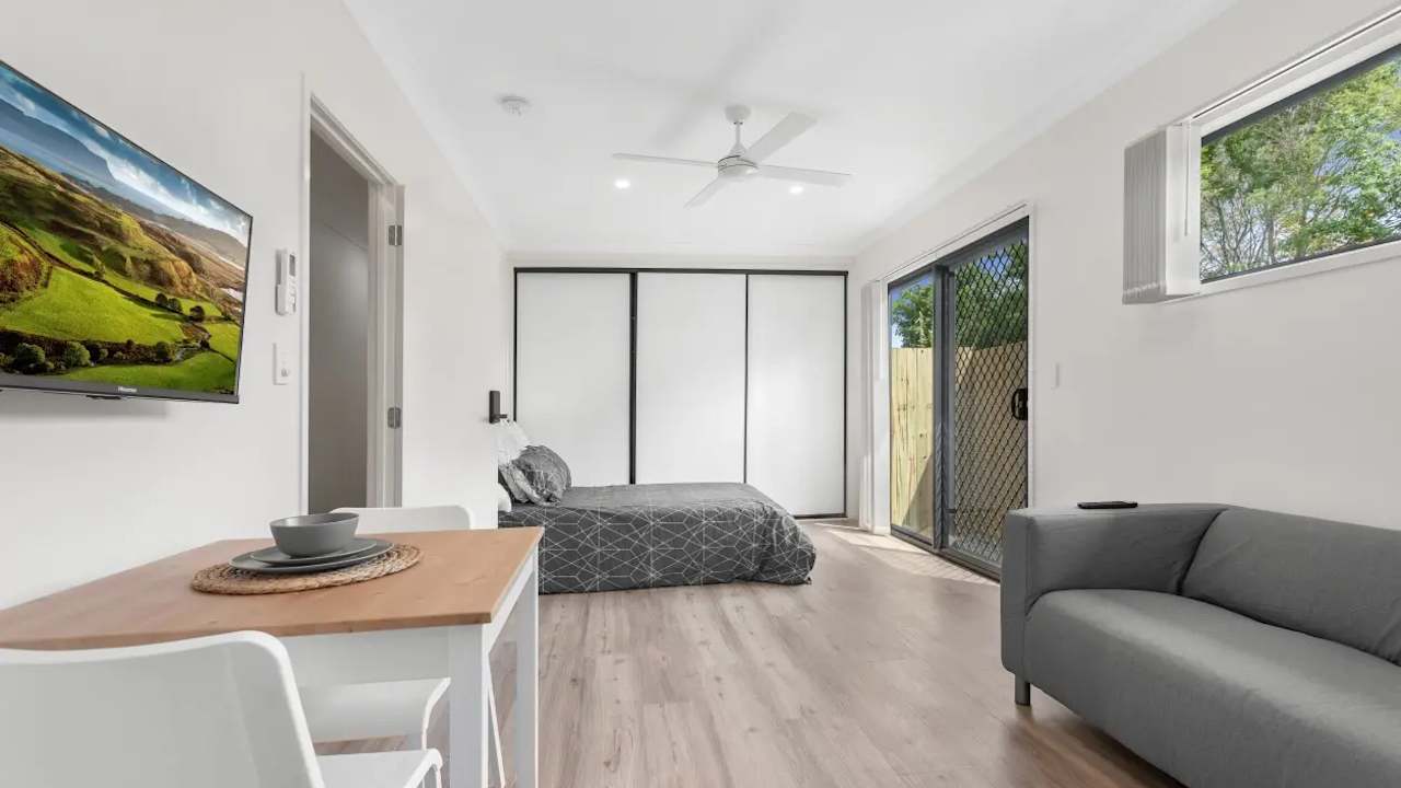 Furnished room studio flat for rent