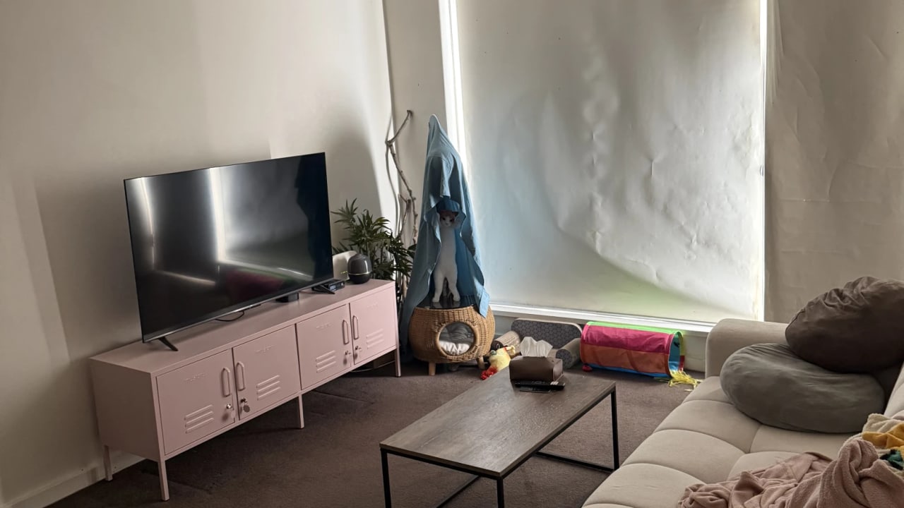 Unfurnished room in a flatshare