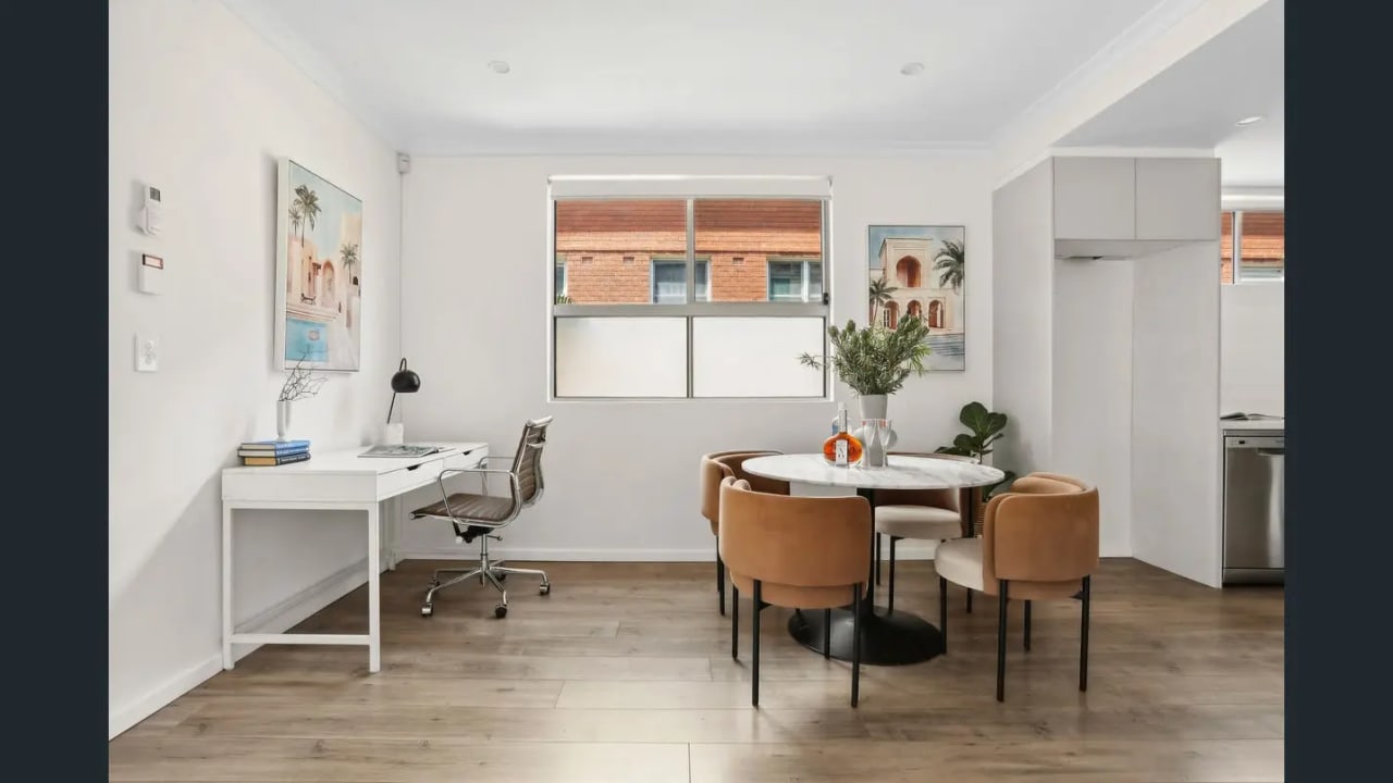Furnished room in a flatshare