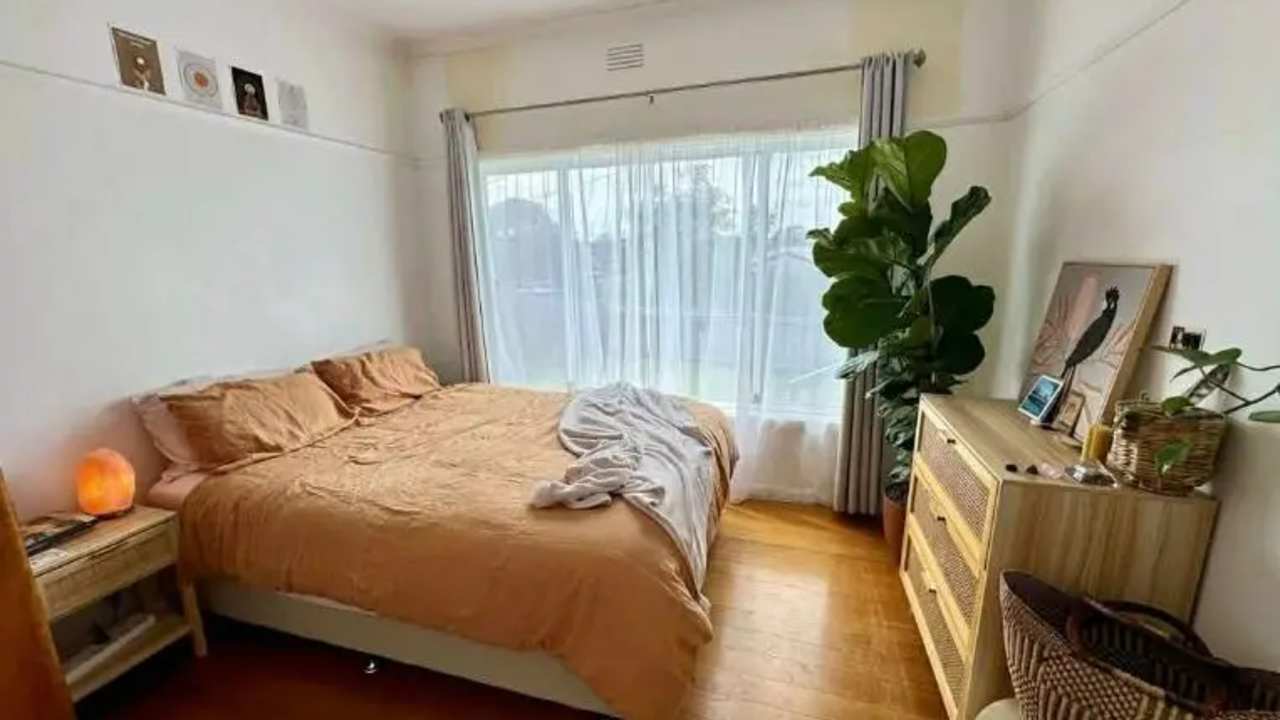 Room in a share house