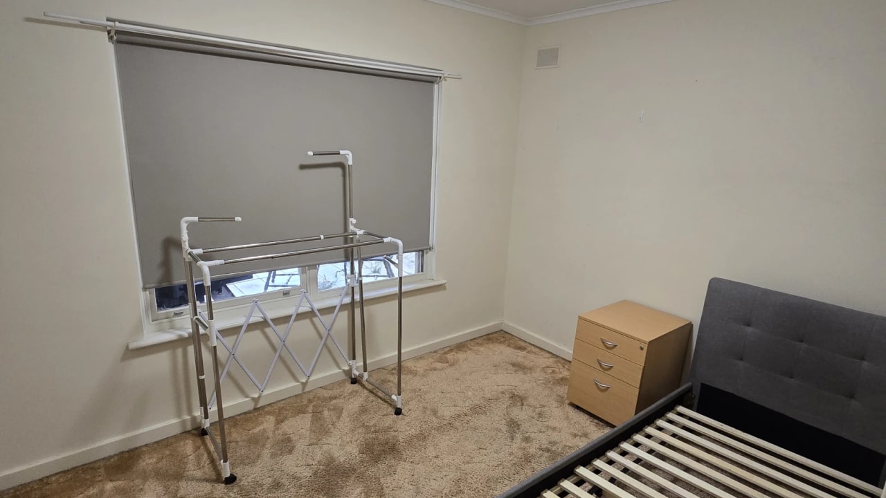 Room in a share house