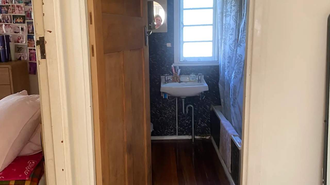 Unfurnished room in a share house