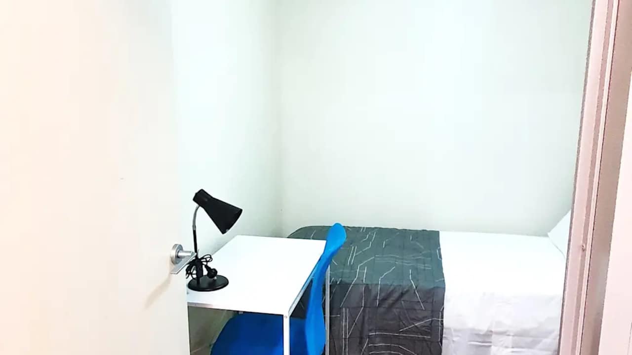 Furnished room in a share house