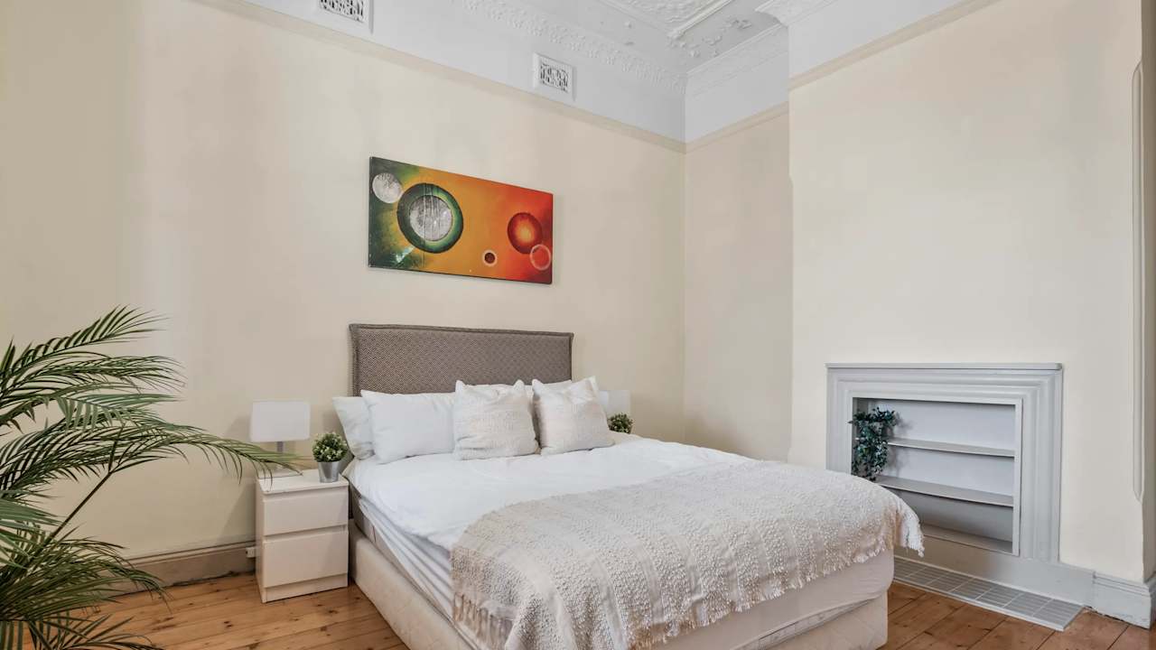 Furnished room in a flatshare