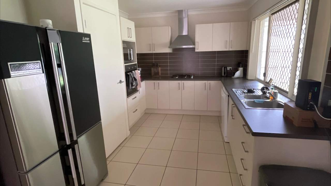 Unfurnished room in a share house