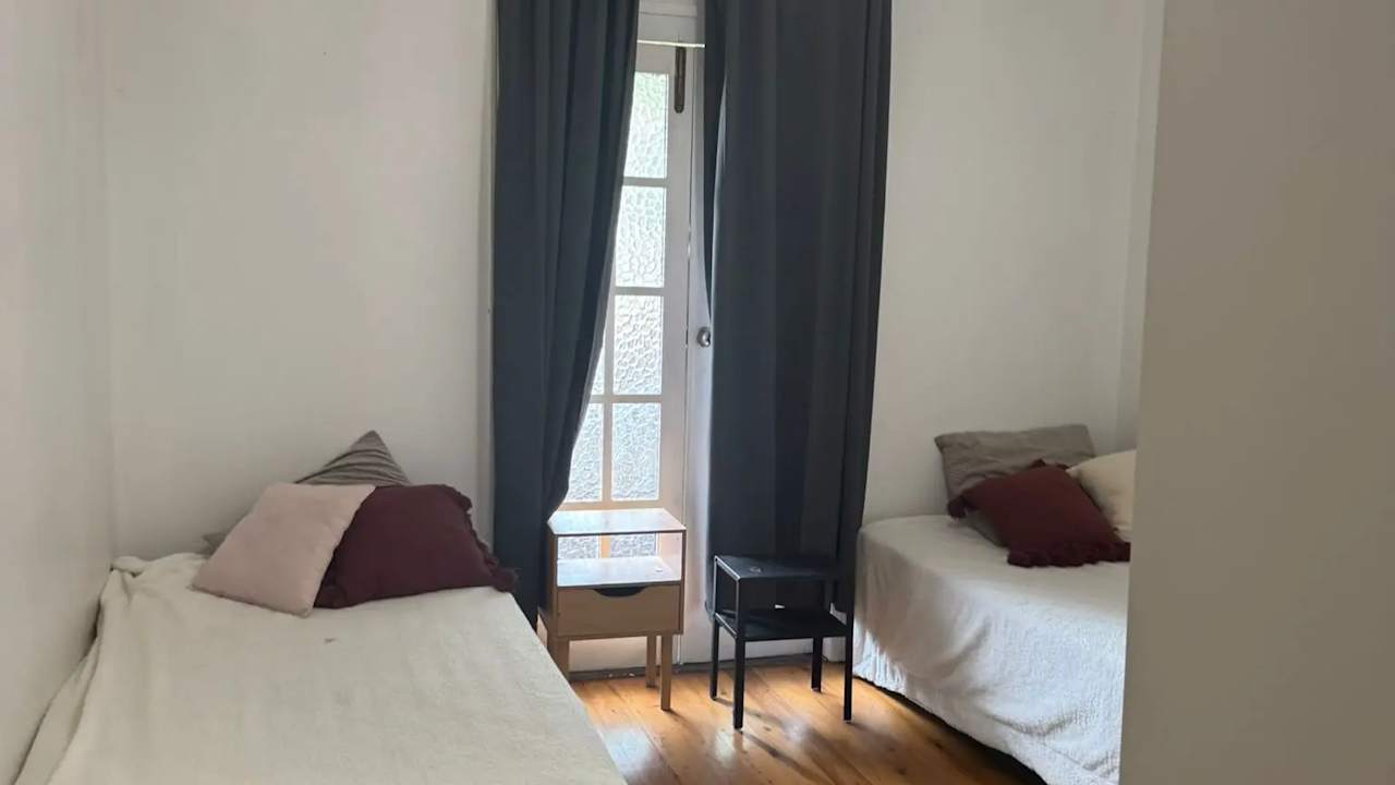 Furnished room in a share house