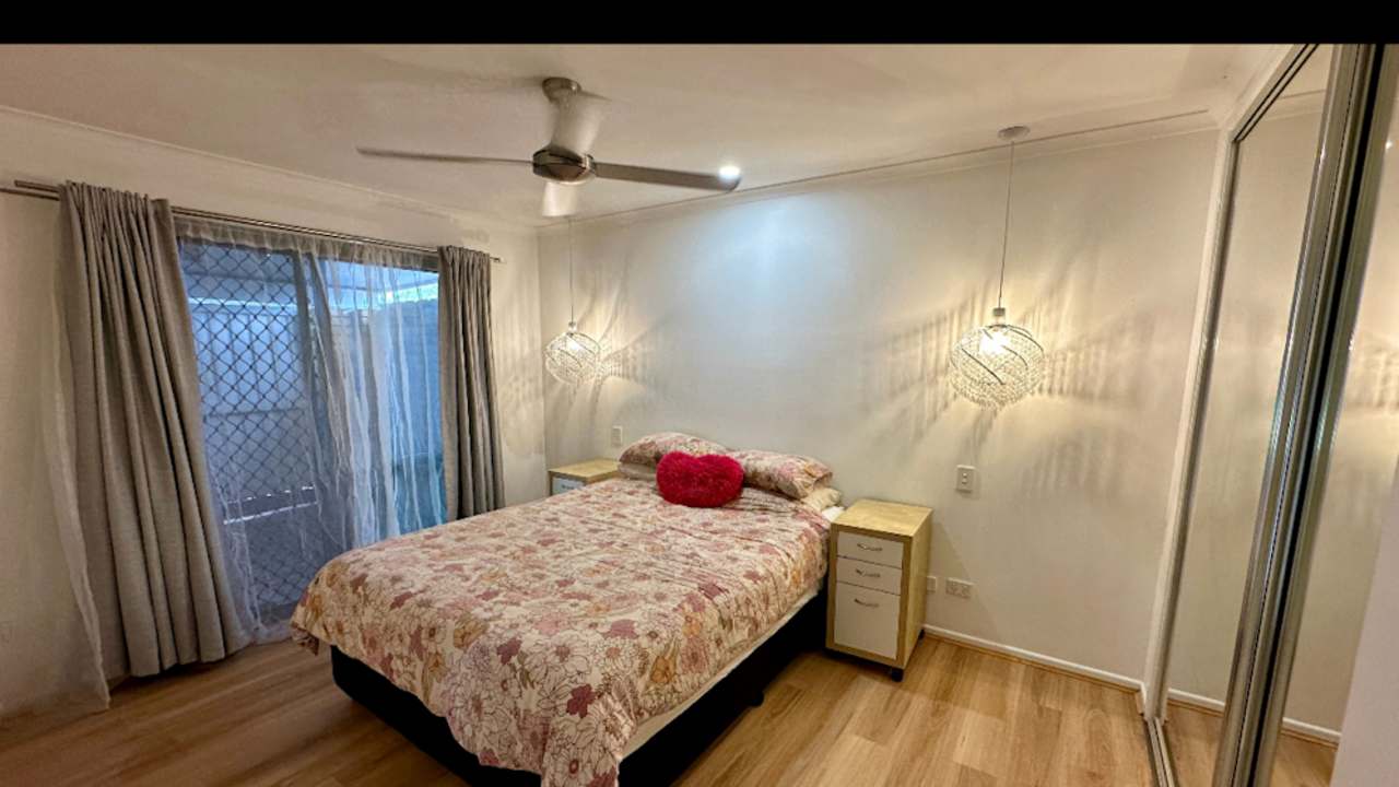 Furnished room in a share house