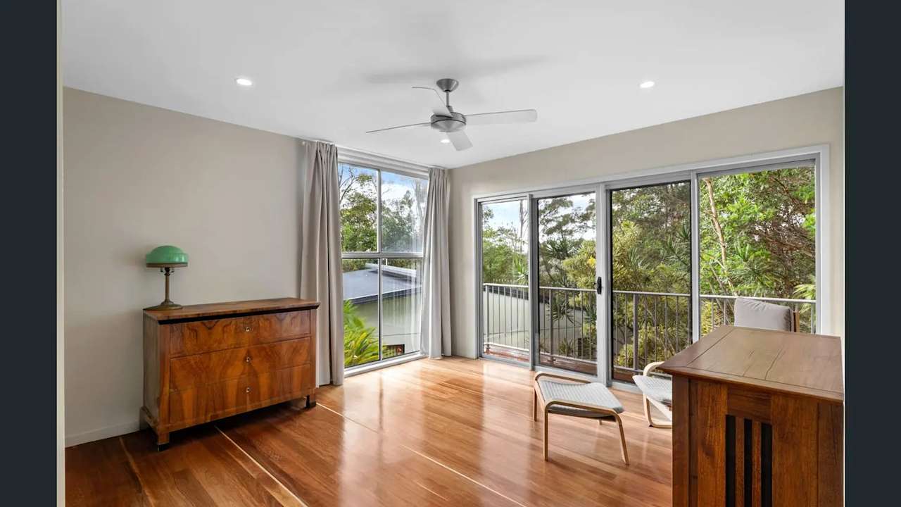 Furnished room in a share house