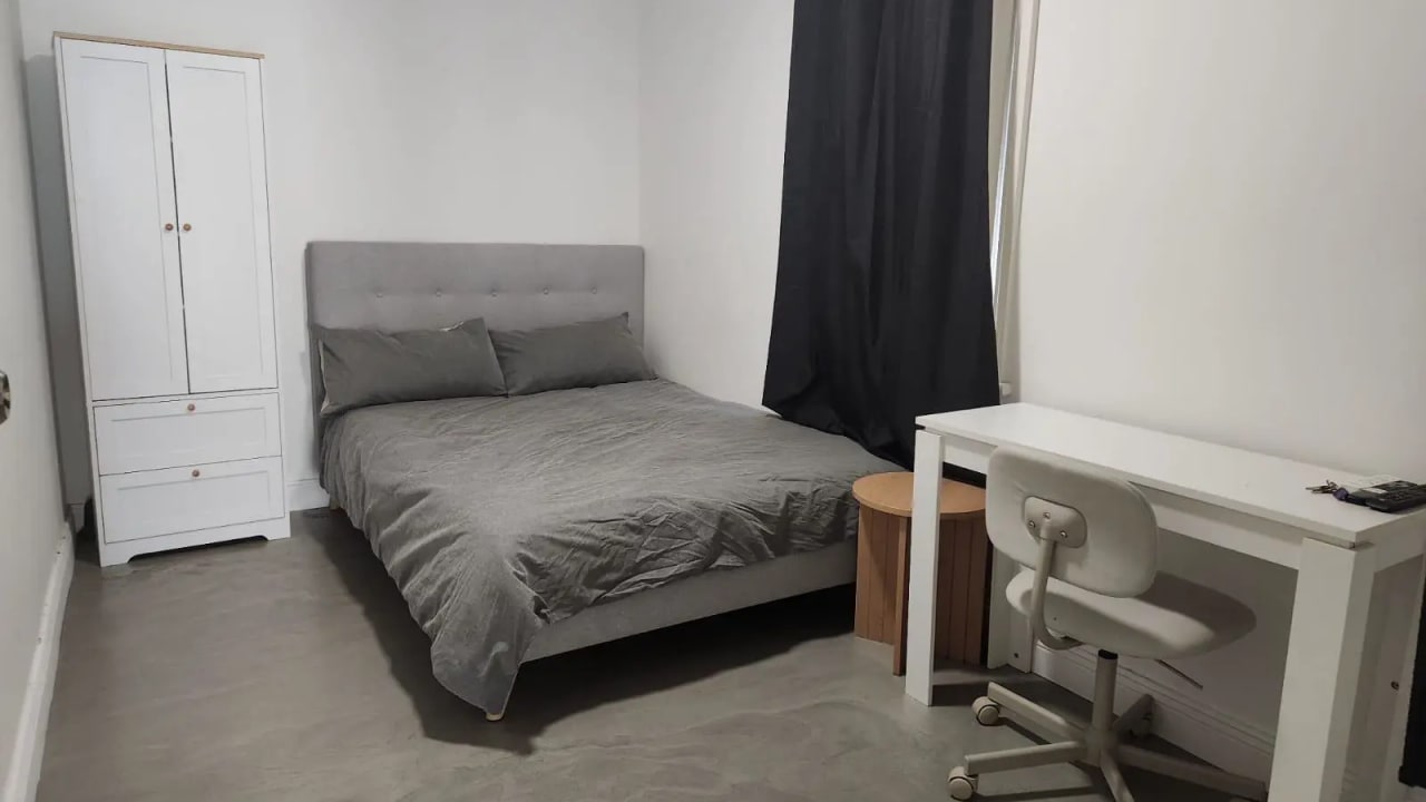 Furnished room in a share house