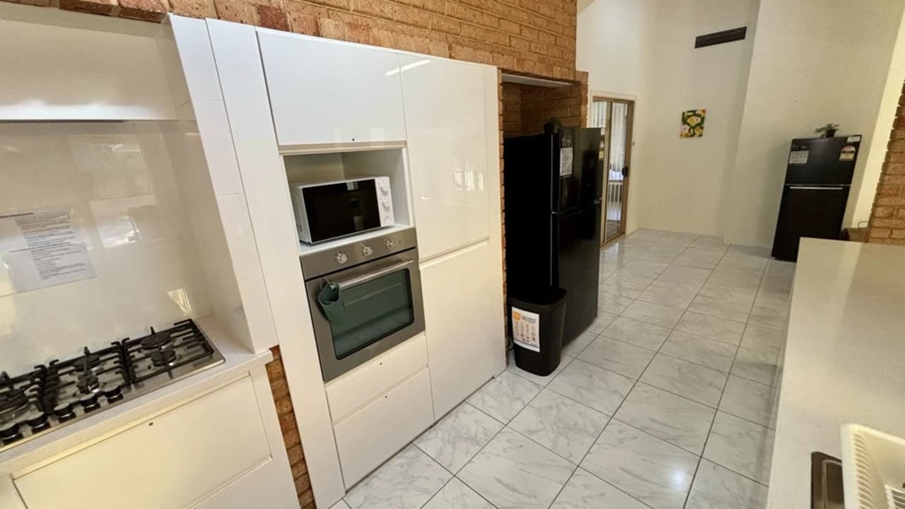 Room in a share house