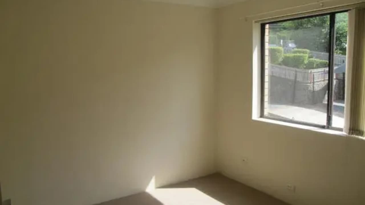 Unfurnished room in a flatshare