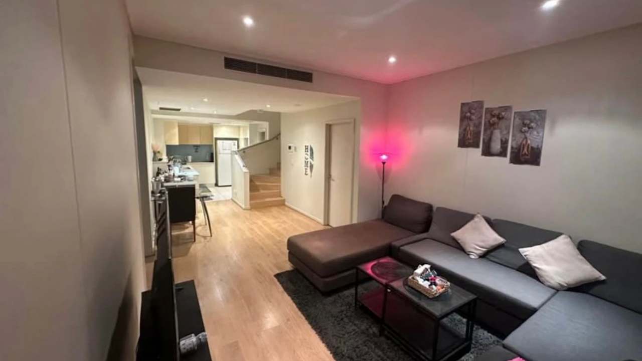 Furnished room with ensuite in a flatshare