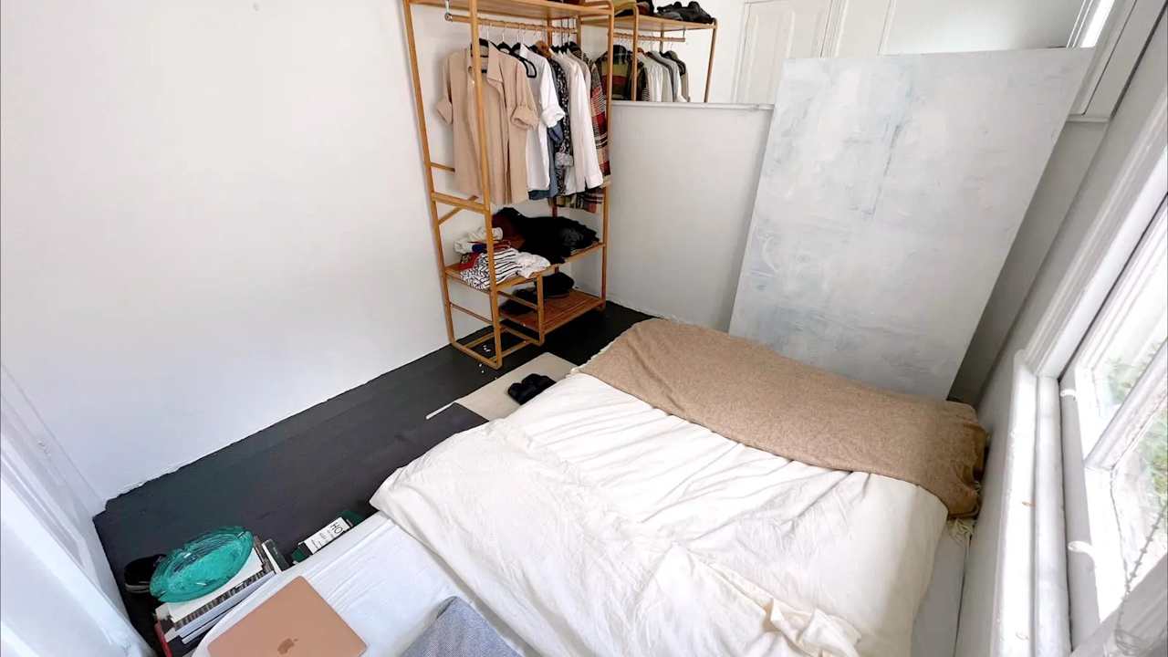 Room in a share house