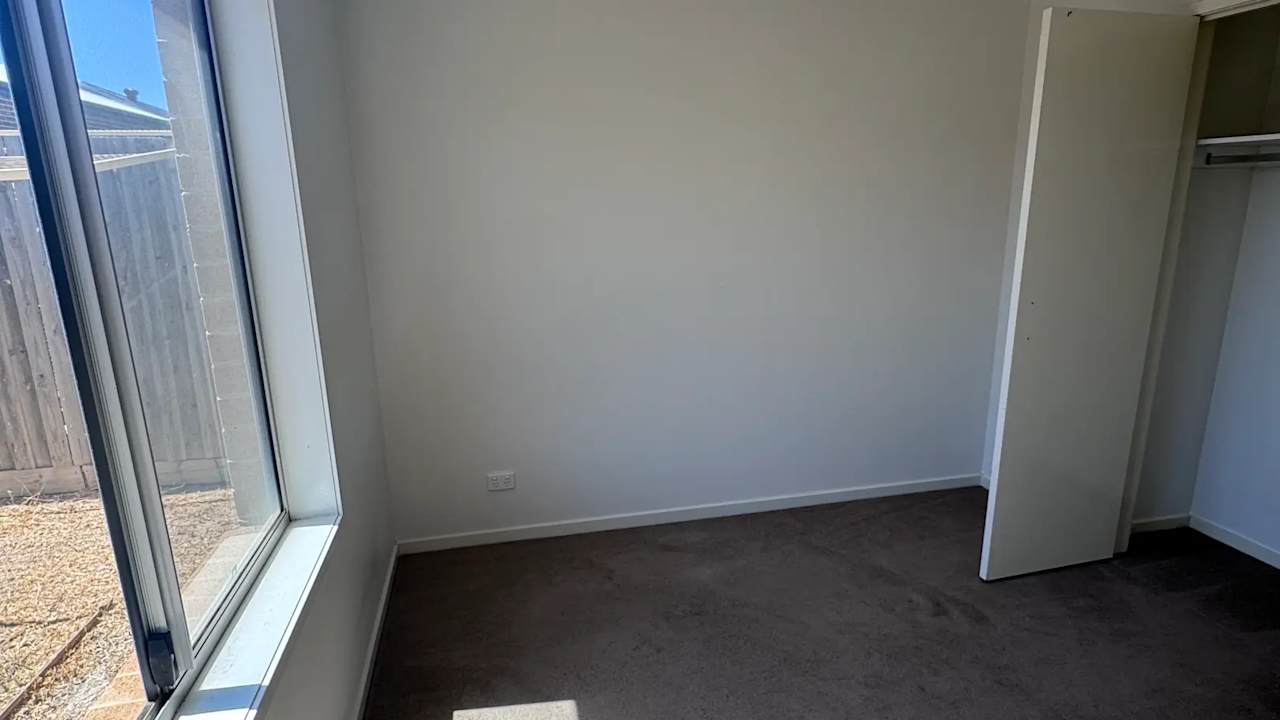Unfurnished room with own bathroom