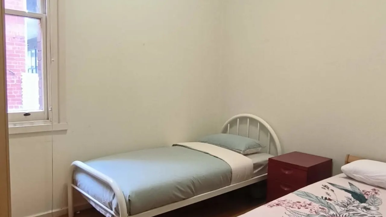 Furnished room in a flatshare