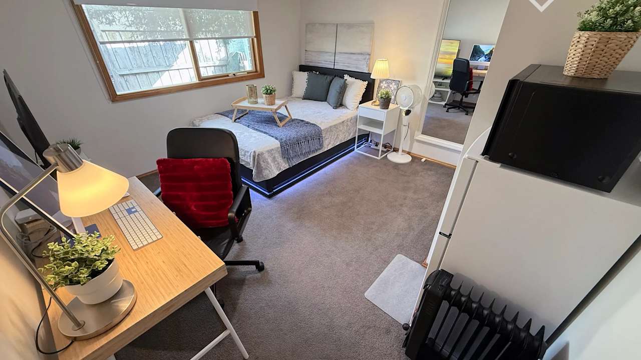Furnished room in a share house