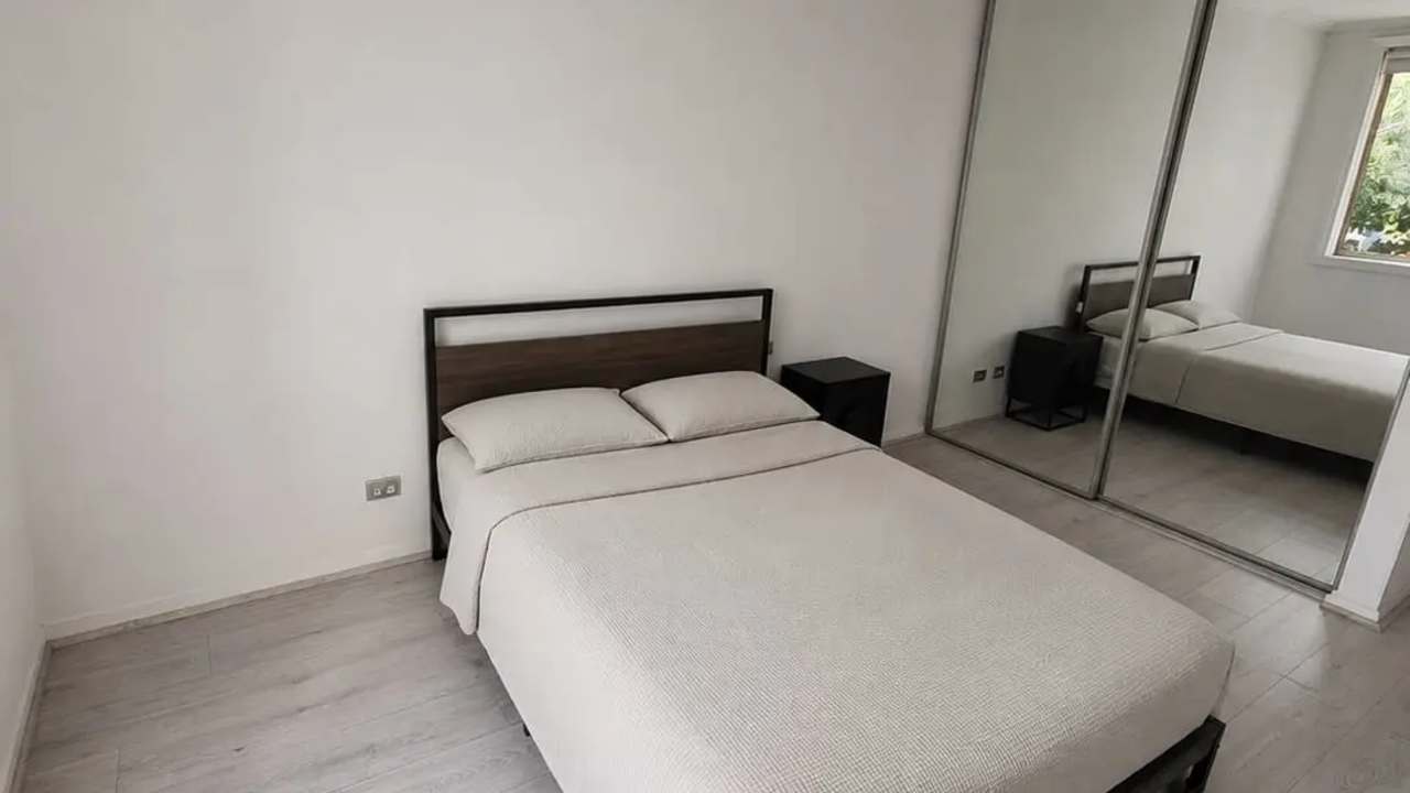 Furnished room in a share house