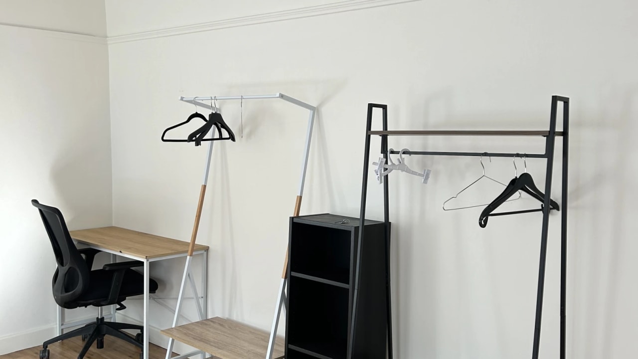 Furnished room in a share house