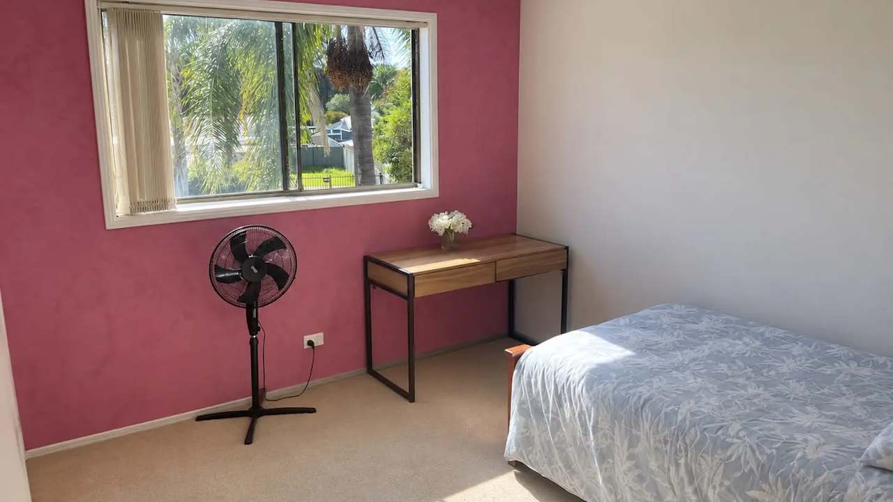 Furnished room in a share house
