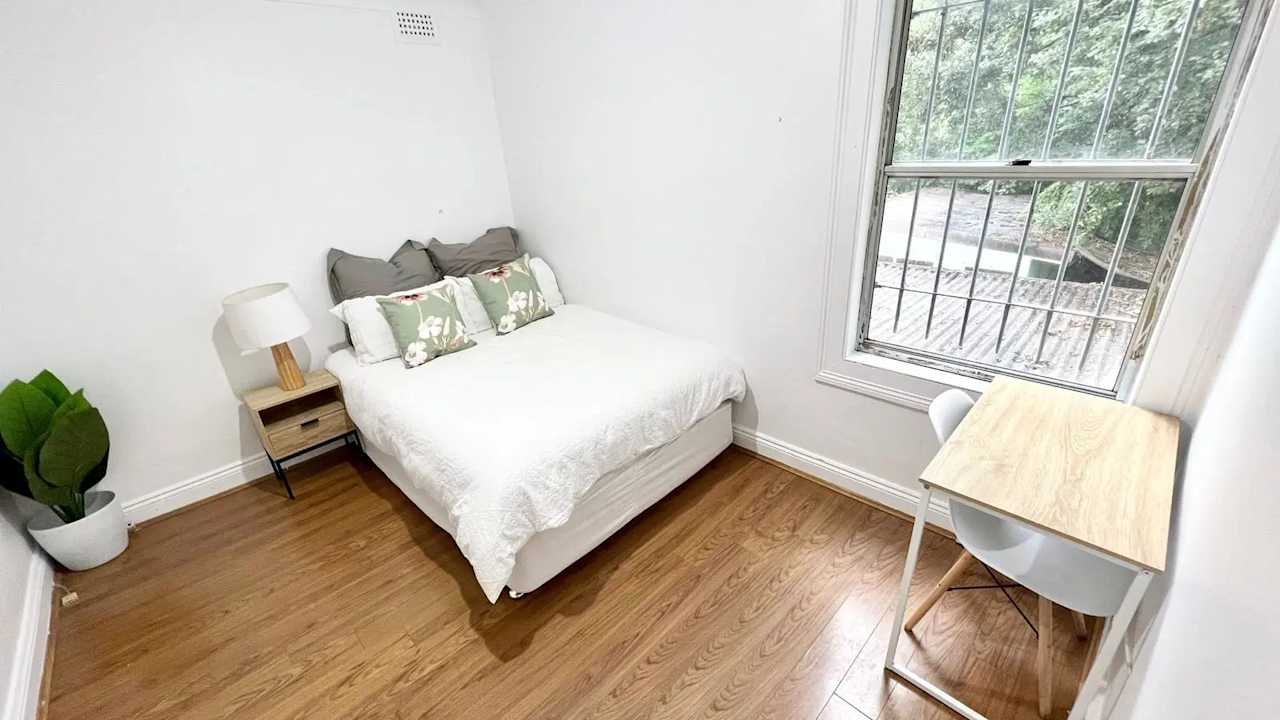 Room in a share house