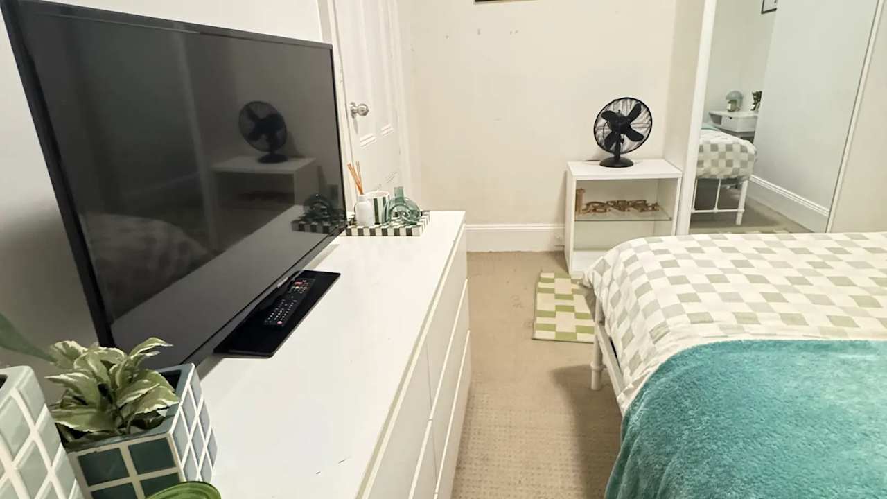Furnished room in a share house