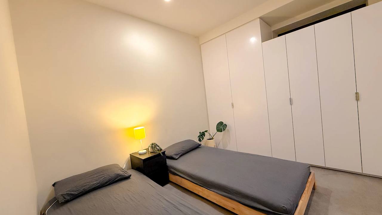 Furnished room in a flatshare
