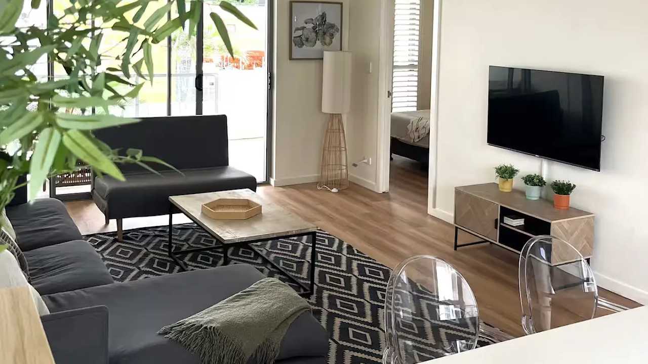 Whole property with 2 rooms for rent