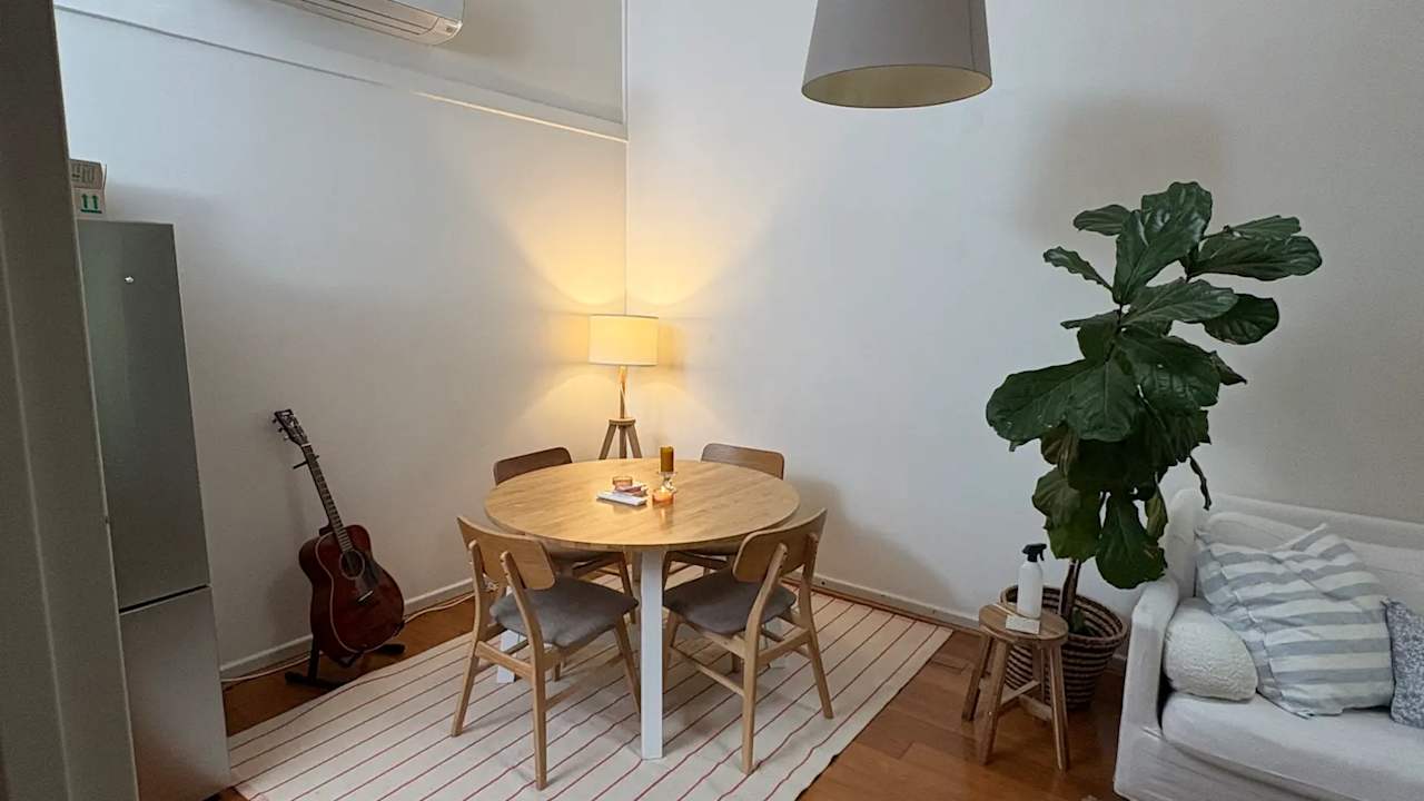 Unfurnished room in a flatshare