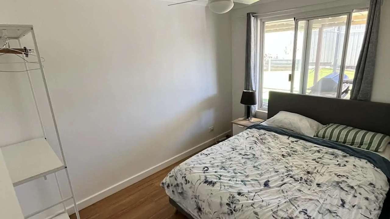 Room in a share house