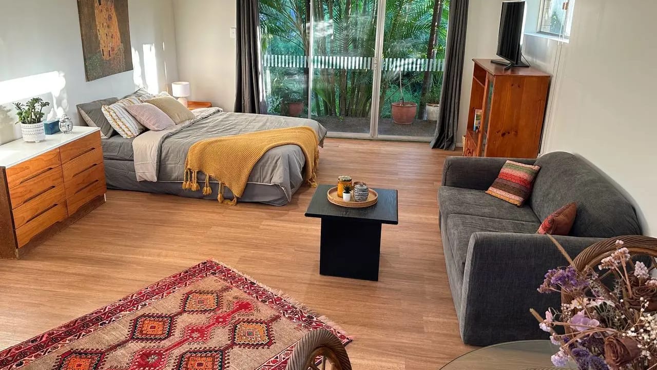 Furnished room studio flat for rent