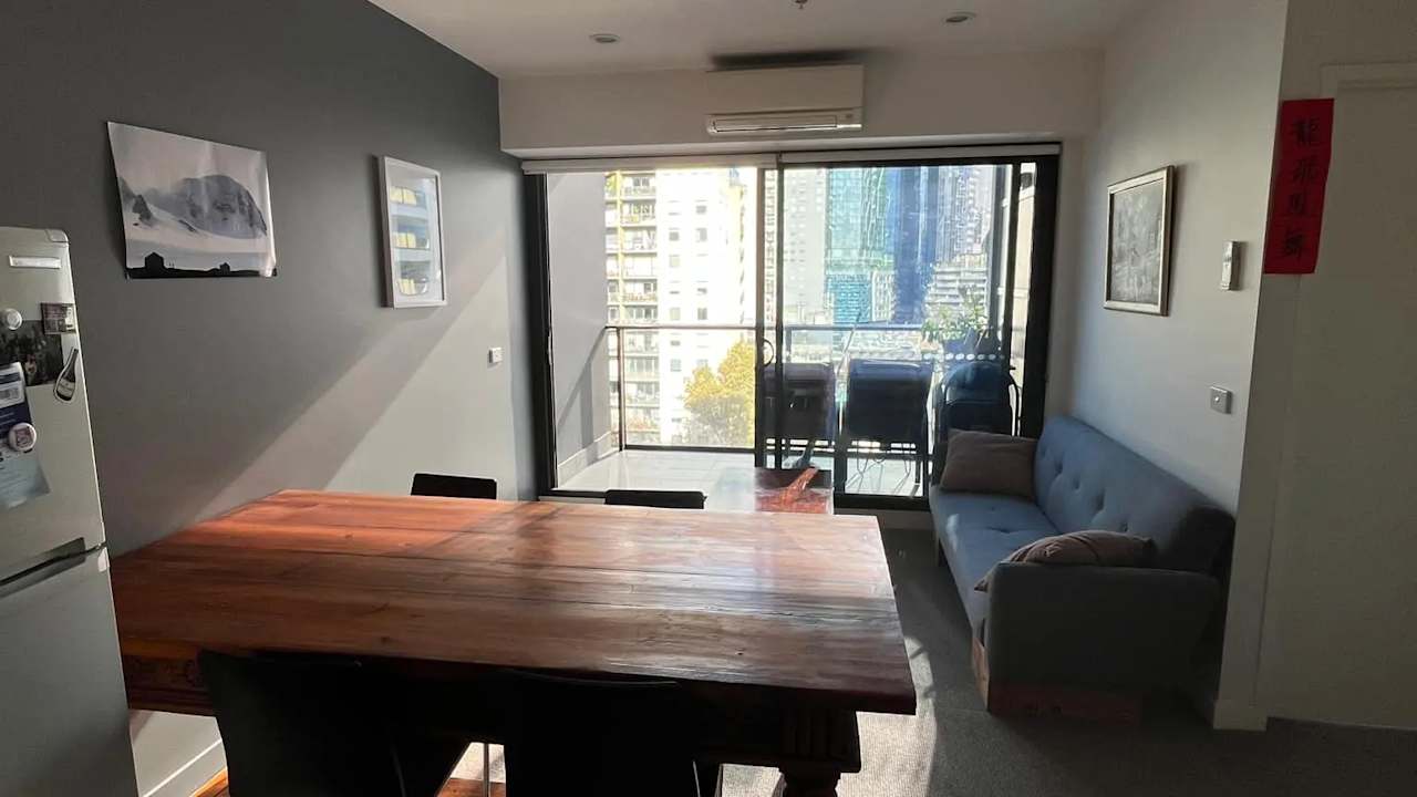 Furnished room in a flatshare
