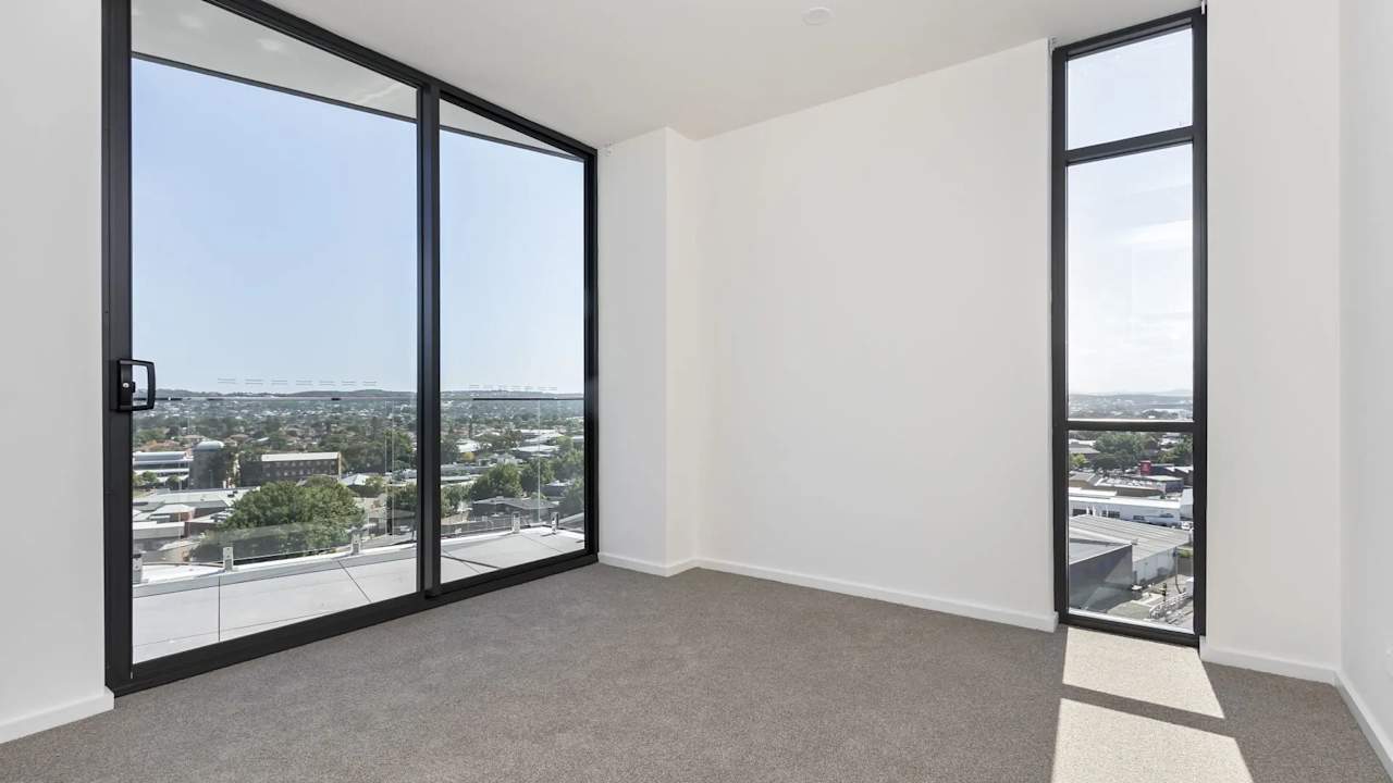 Unfurnished room with own bathroom