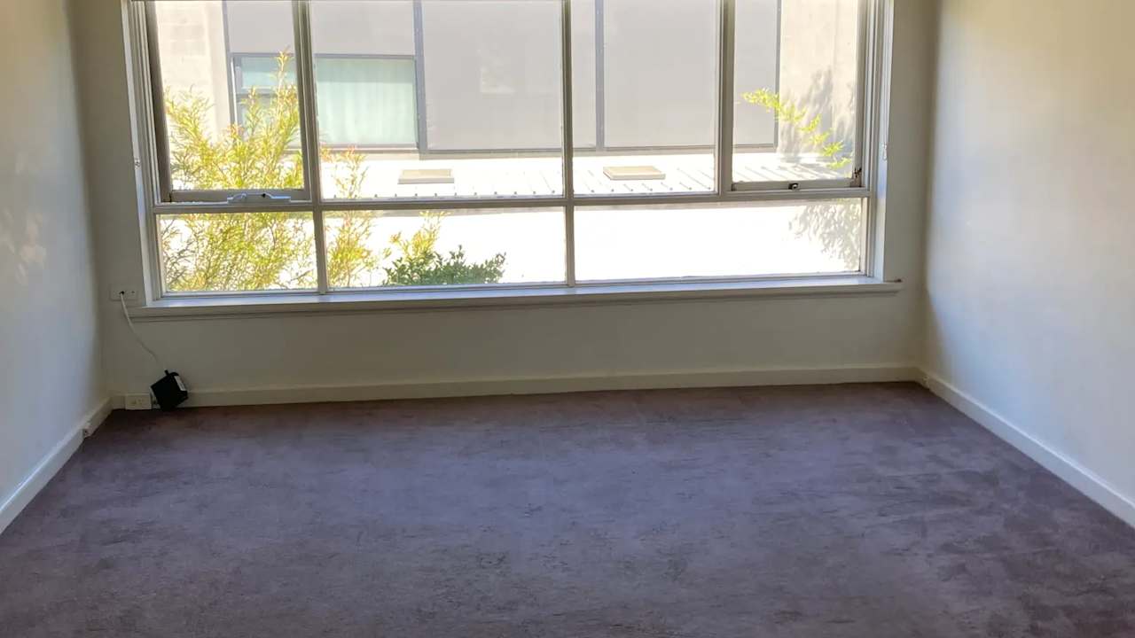 Unfurnished room in a flatshare