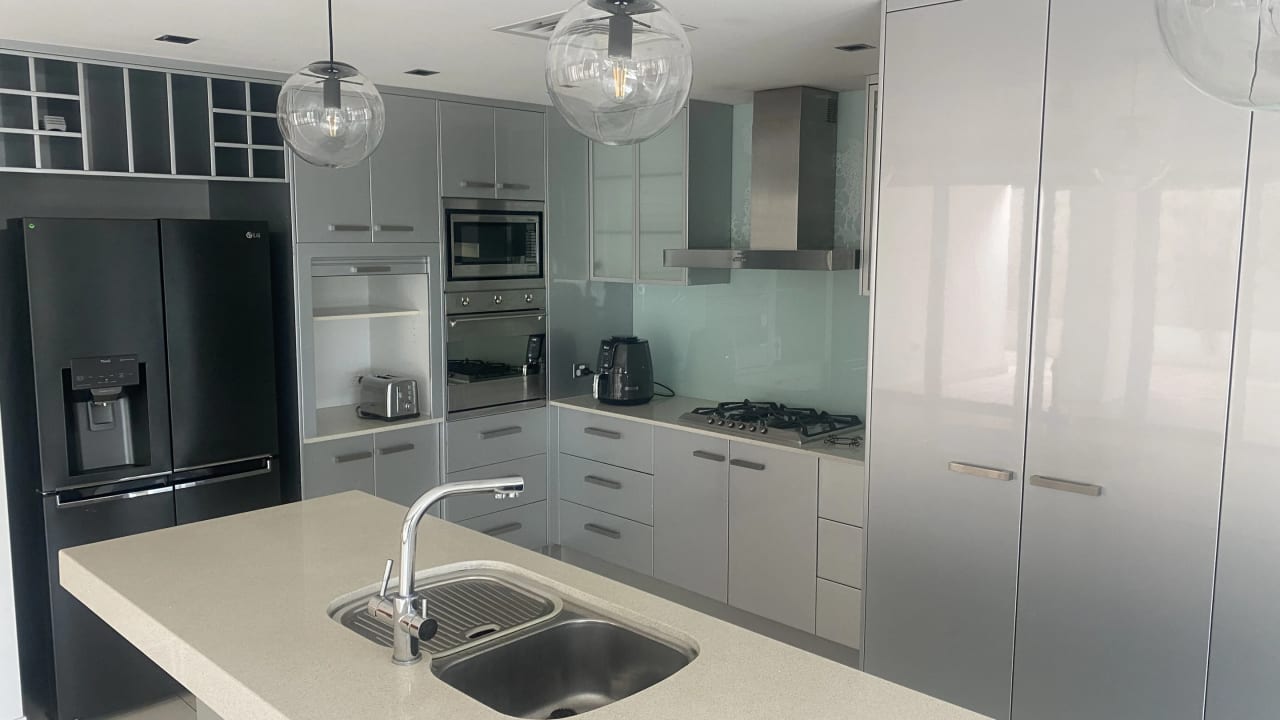 Room in a share house