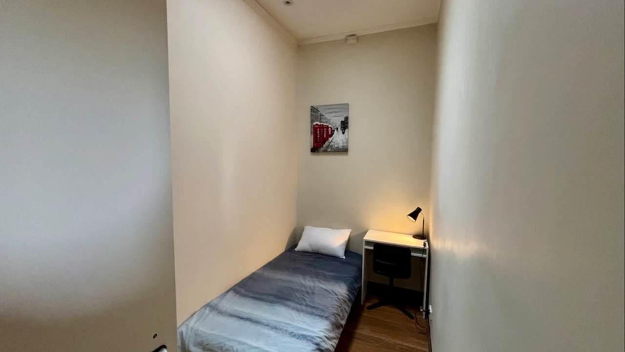 Room in a share house