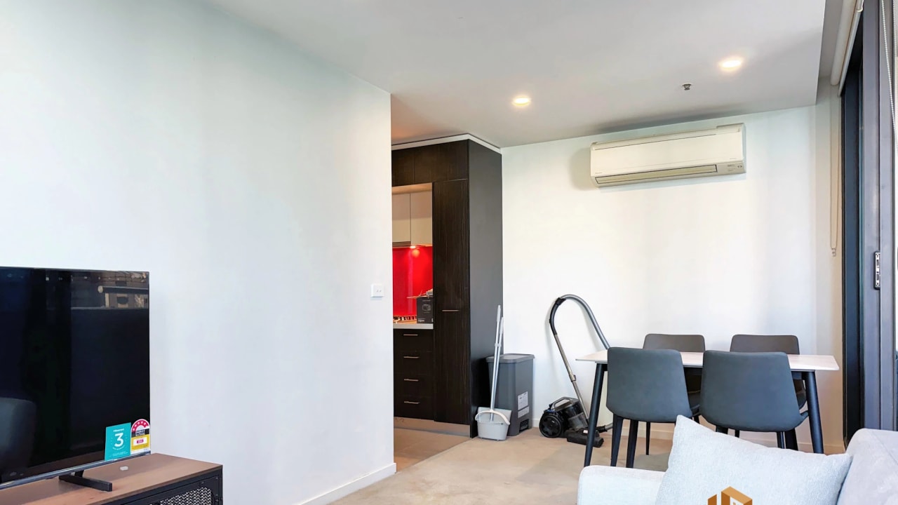 Furnished room with own bathroom