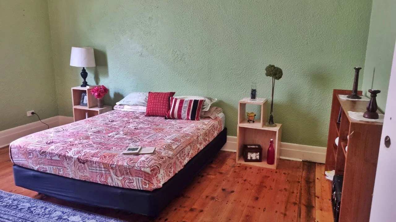 Room in a share house